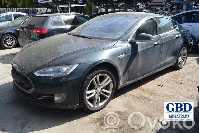 Model S Tesla Model S  101878800A