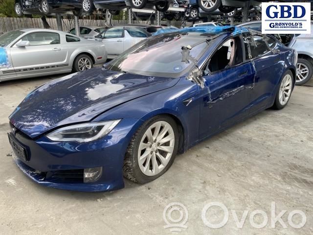 Model S Tesla Model S  106910400D
