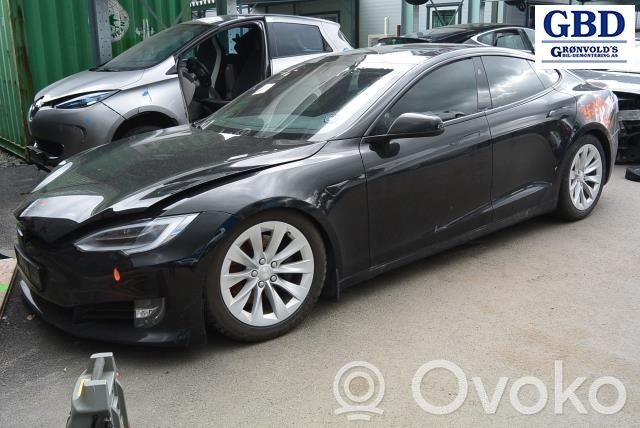 Model S Tesla Model S  105260900A