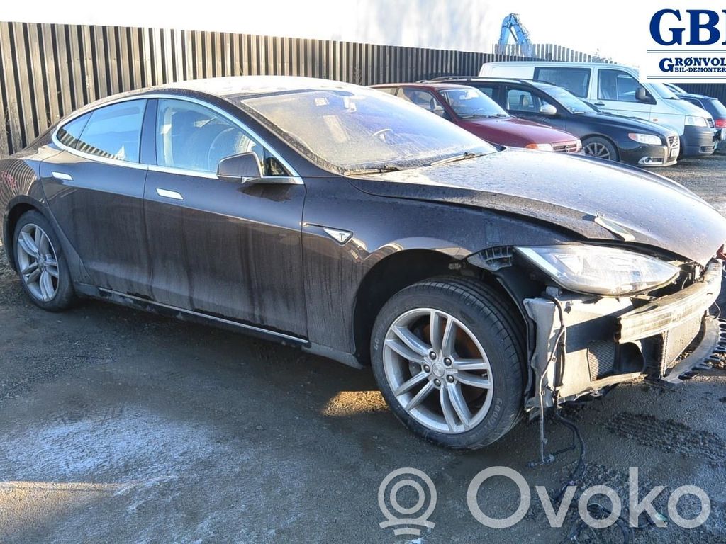 Model S Tesla Model S  100512400A