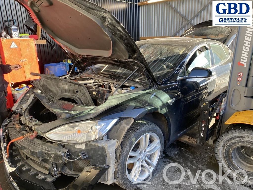 Model S Tesla Model S  A70525700DG
