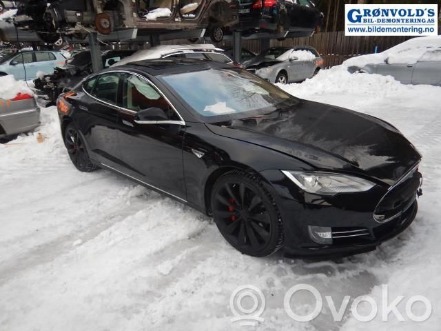Model S Tesla Model S  102142000A