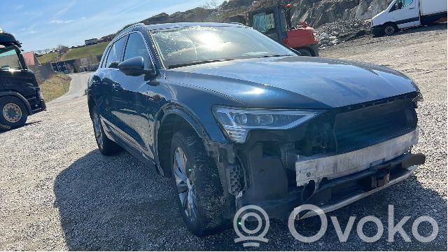 e-tron e-tron  4M0615108BK