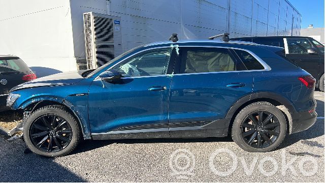 e-tron e-tron  4KE407271
