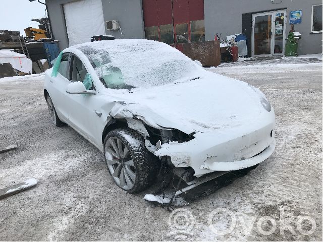 Model 3 Tesla Model 3  107740600F