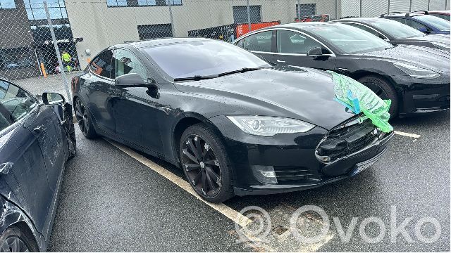 Model S Tesla Model S  100477712E