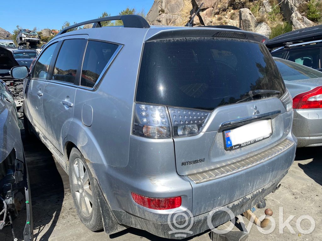 Outlander Outlander  8331A005