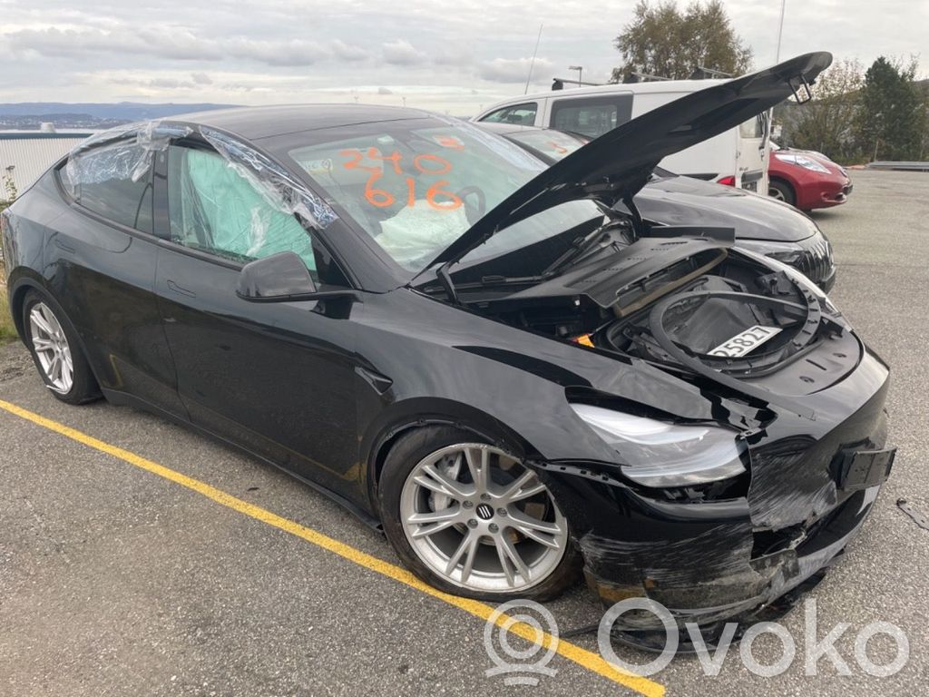 Model Y Tesla Model Y  149037420D