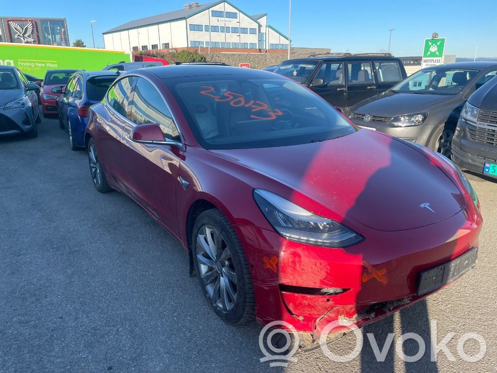 Model 3 Tesla Model 3  111817500C