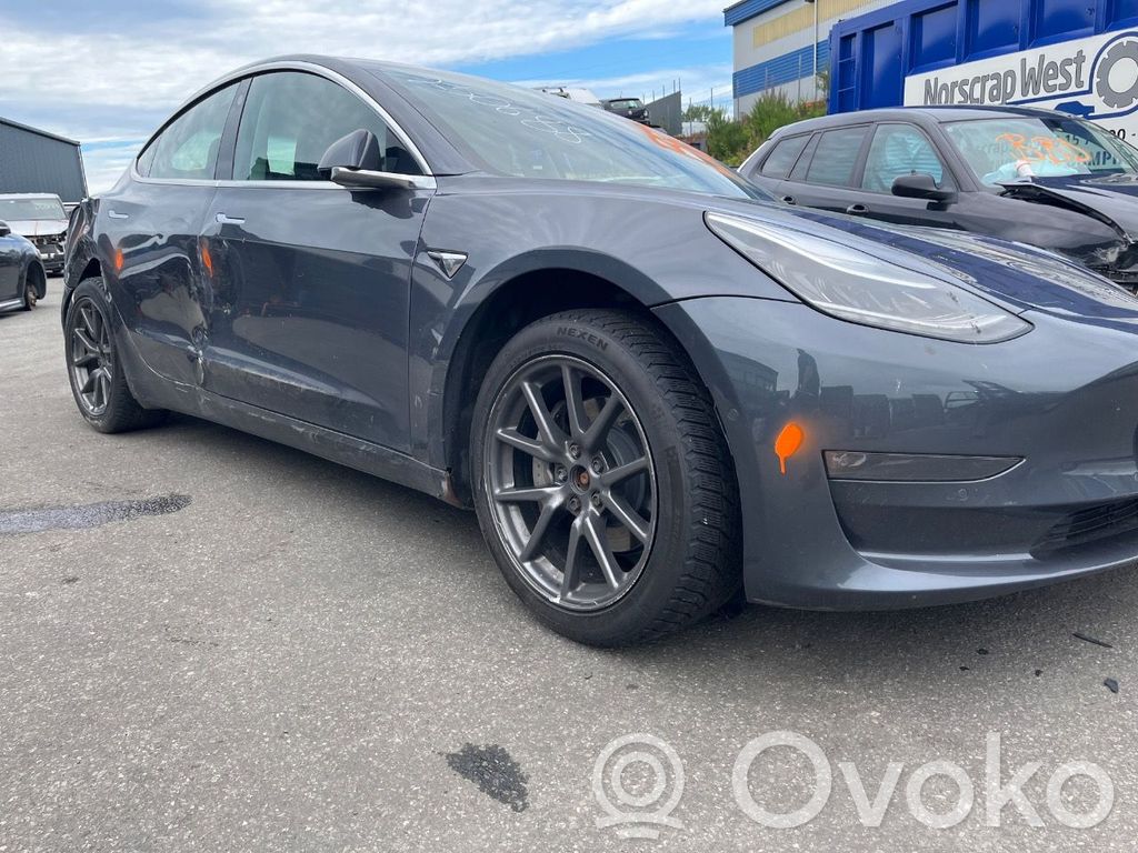 Model 3 Tesla Model 3  112011100A