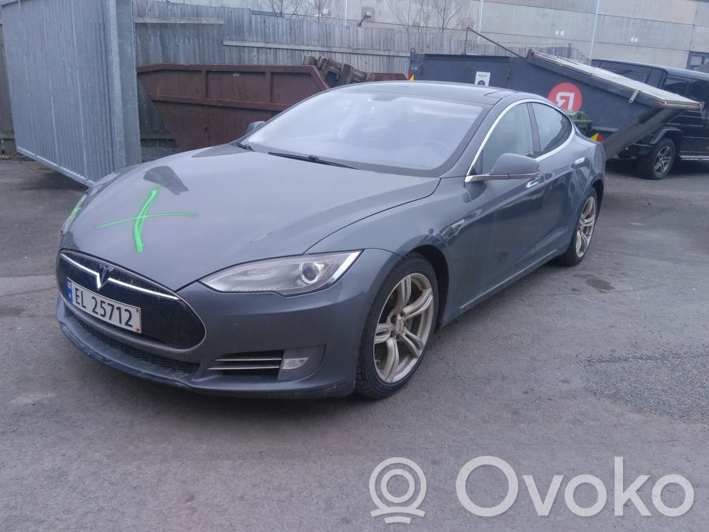 Model S Tesla Model S  JJ323504BB