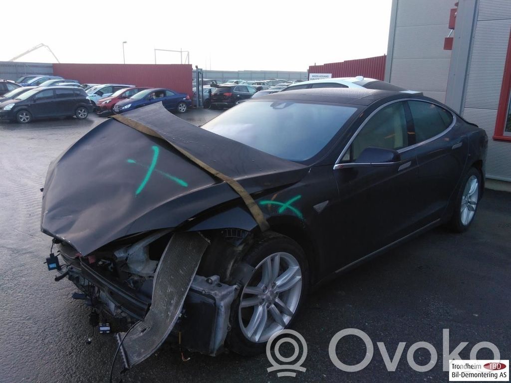 Model S Tesla Model S  103822400A