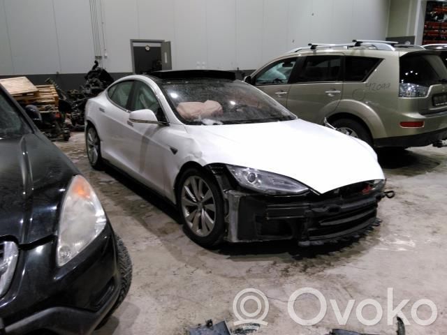 Model S Tesla Model S  100310100C