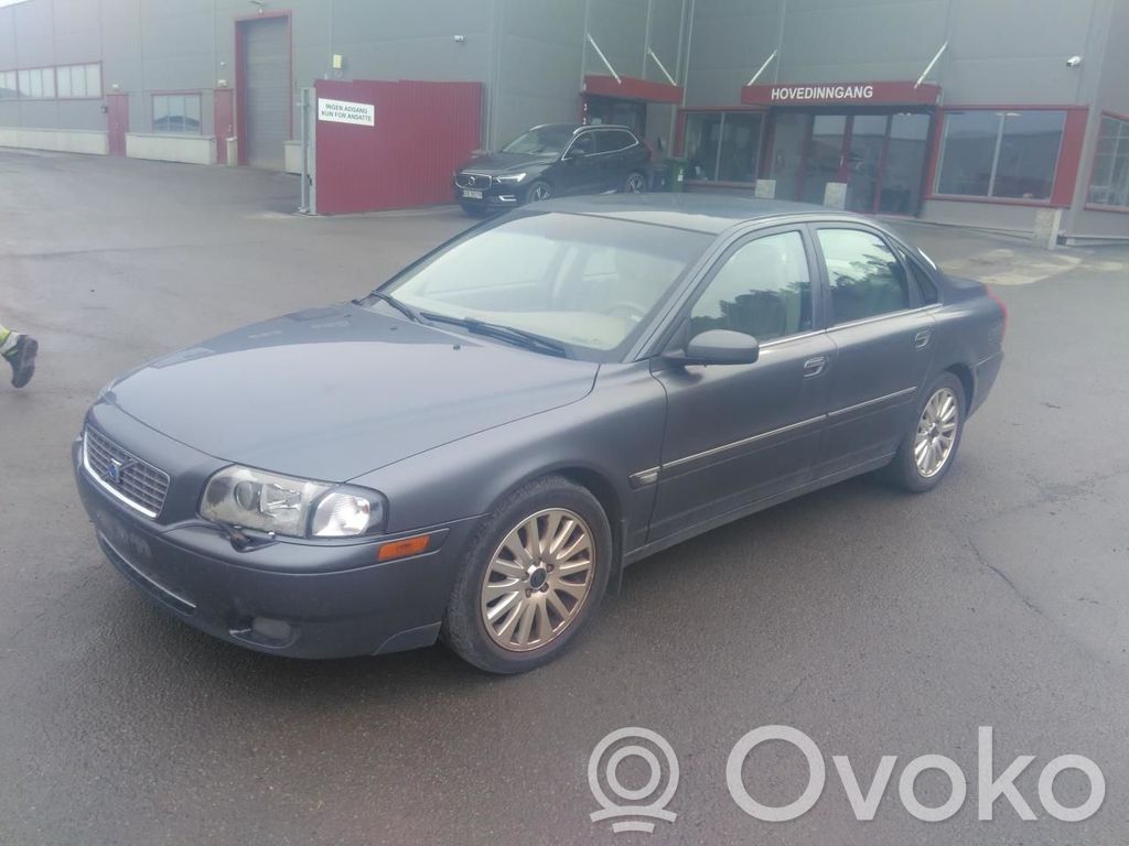 S80 S80  8679353