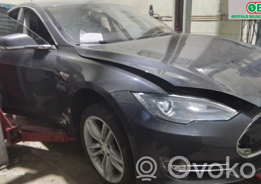 Model S Tesla Model S  620702300A