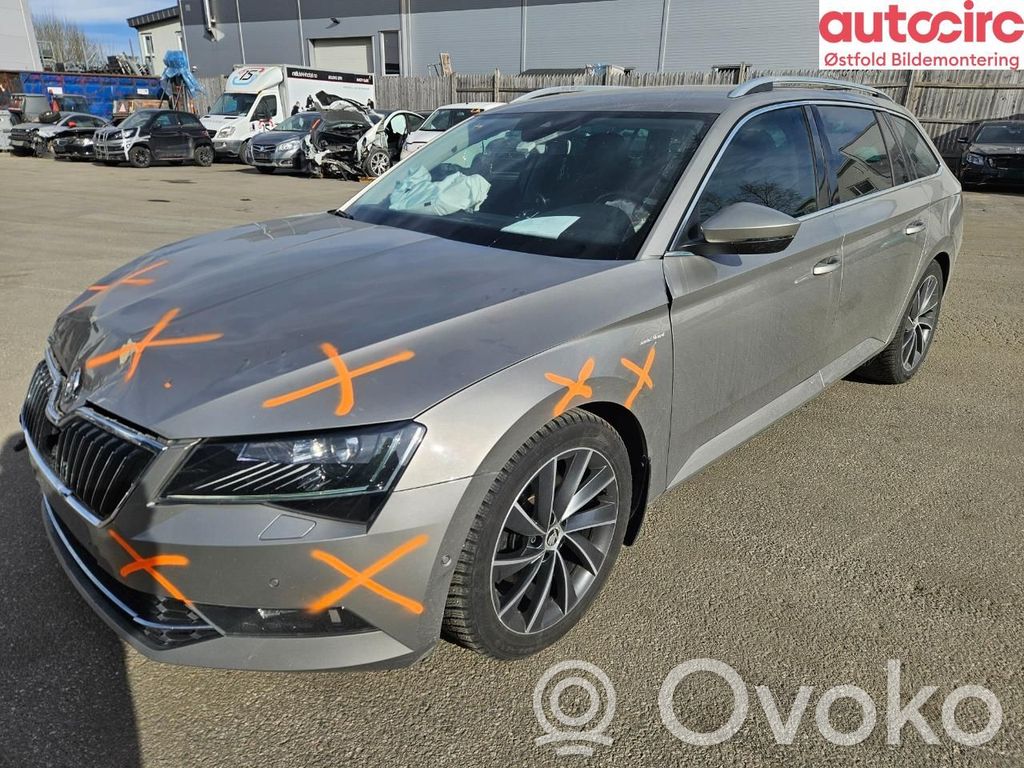 Superb B8 (3V) Superb  0D9300013AX