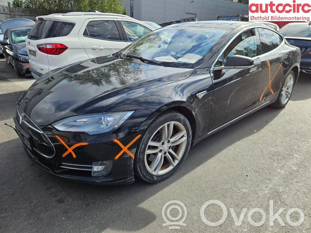 Model S Tesla Model S  145362800B