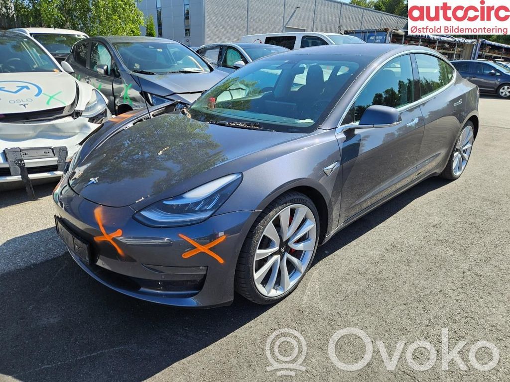 Model 3 Tesla Model 3  111024000B