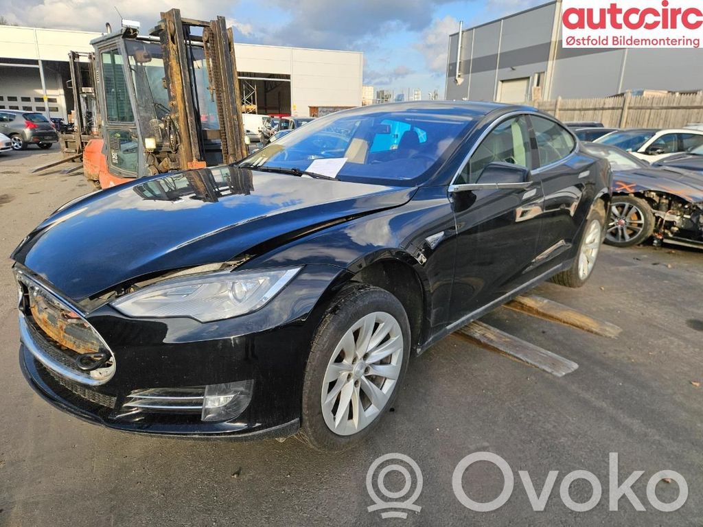 Model S Tesla Model S  101496300C