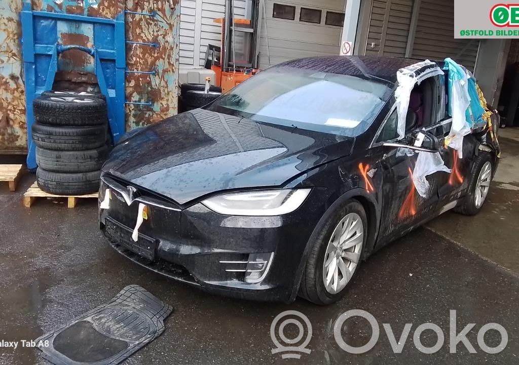Model X Tesla Model X  1069536E0B