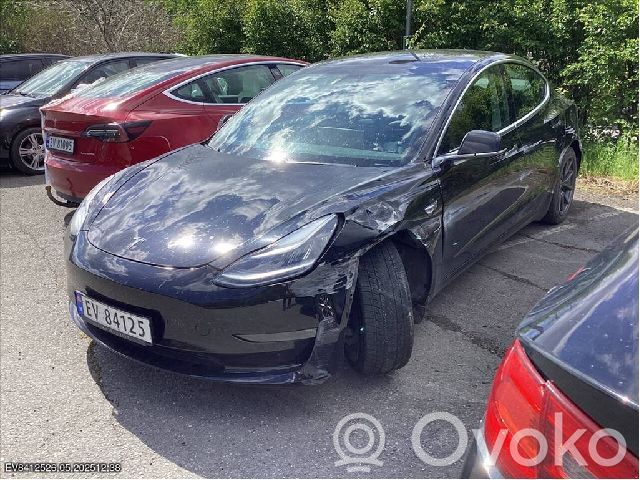 Model 3 Tesla Model 3  104444400A