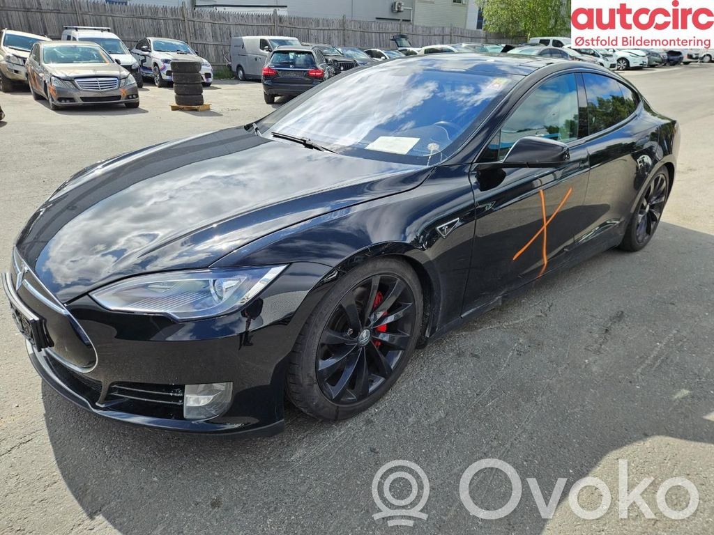 Model S Tesla Model S  100847100A