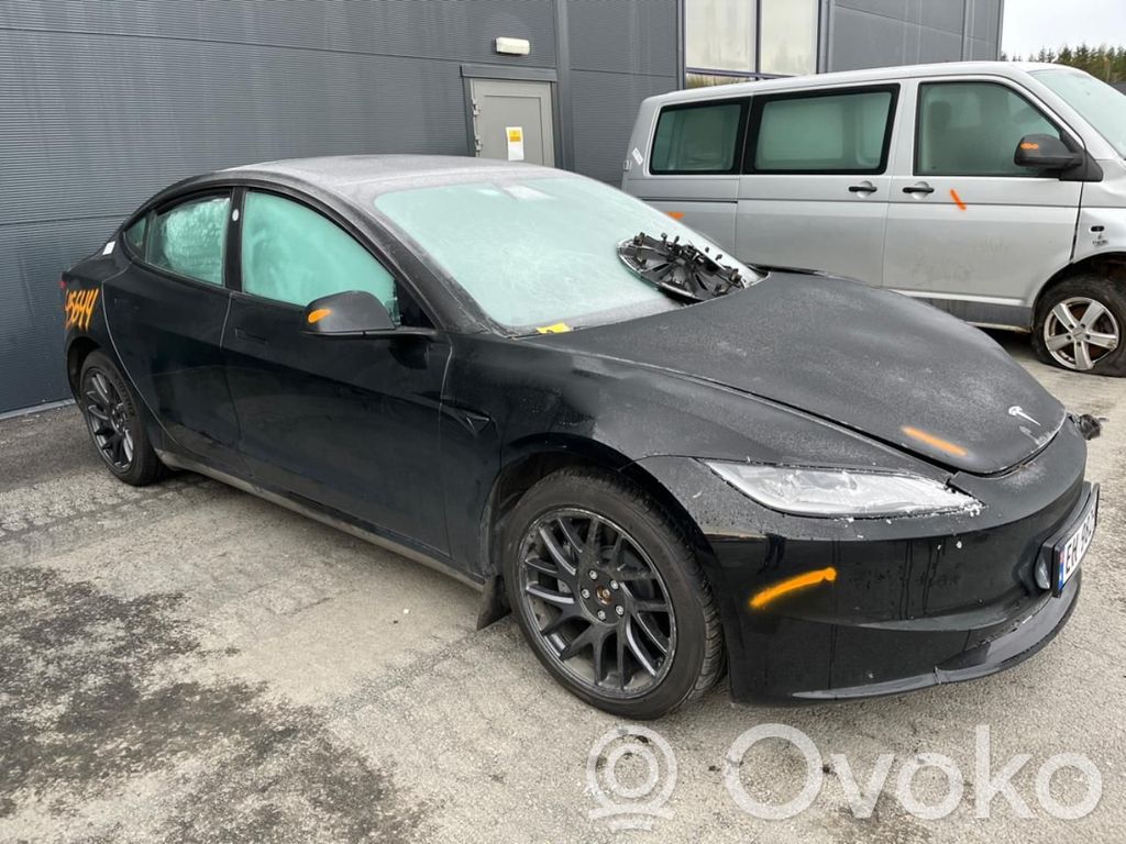 Model 3 Tesla Model 3  175656600D