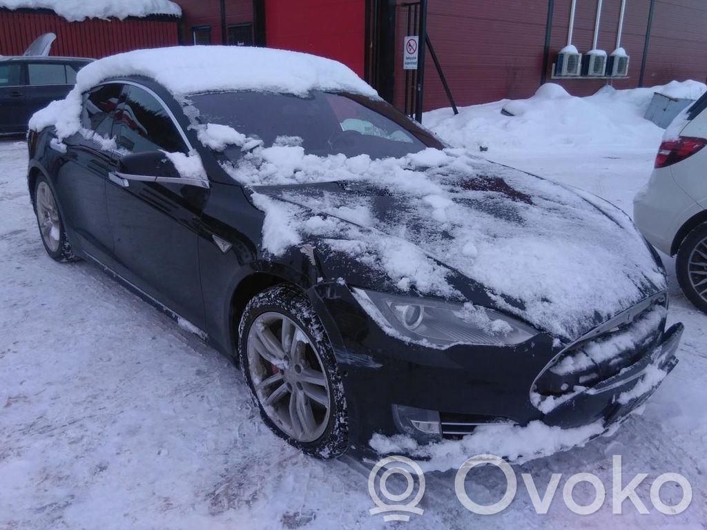 Model S Tesla Model S  A70525700DG