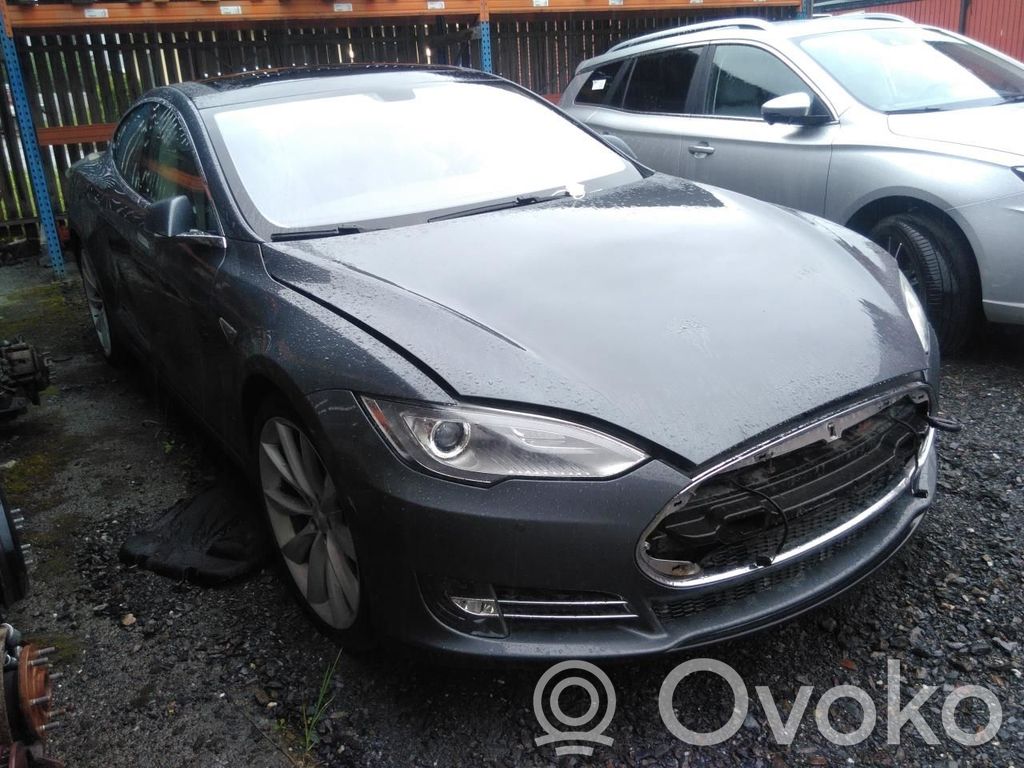 Model S Tesla Model S  101140000B