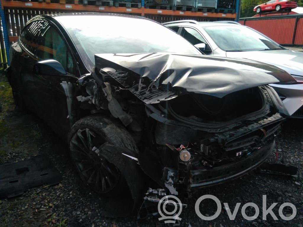Model X Tesla Model X  104390010D
