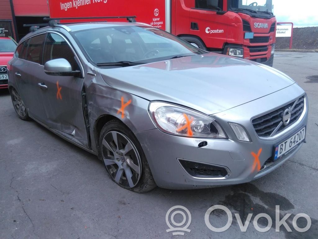 V60 V60, V60 Cross Country  39823151