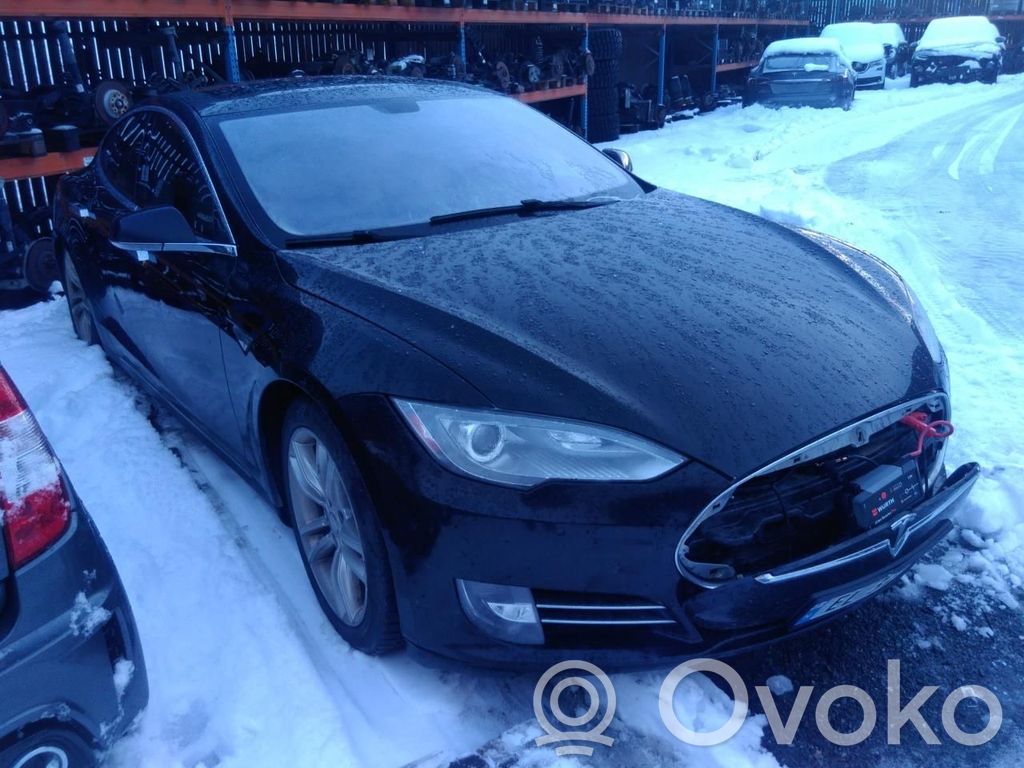 Model S Tesla Model S  100779400C