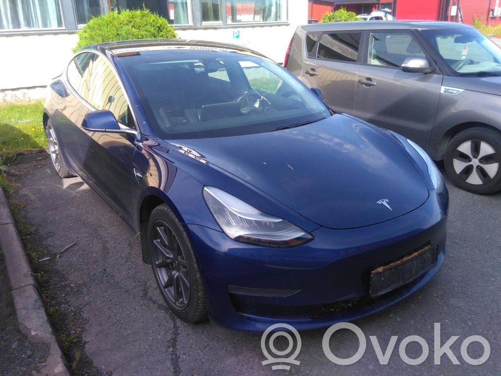 Model 3 Tesla Model 3  109594900D