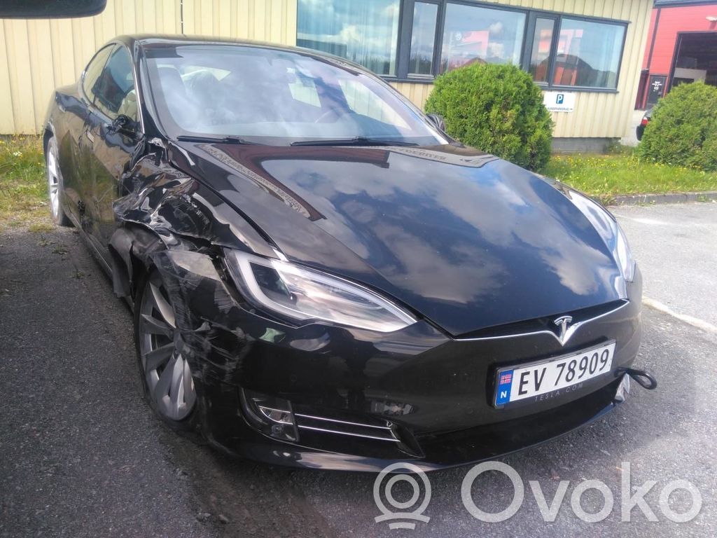 Model S Tesla Model S  6008027E0D