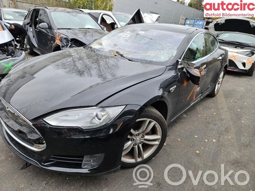 Model S Tesla Model S  101303300A