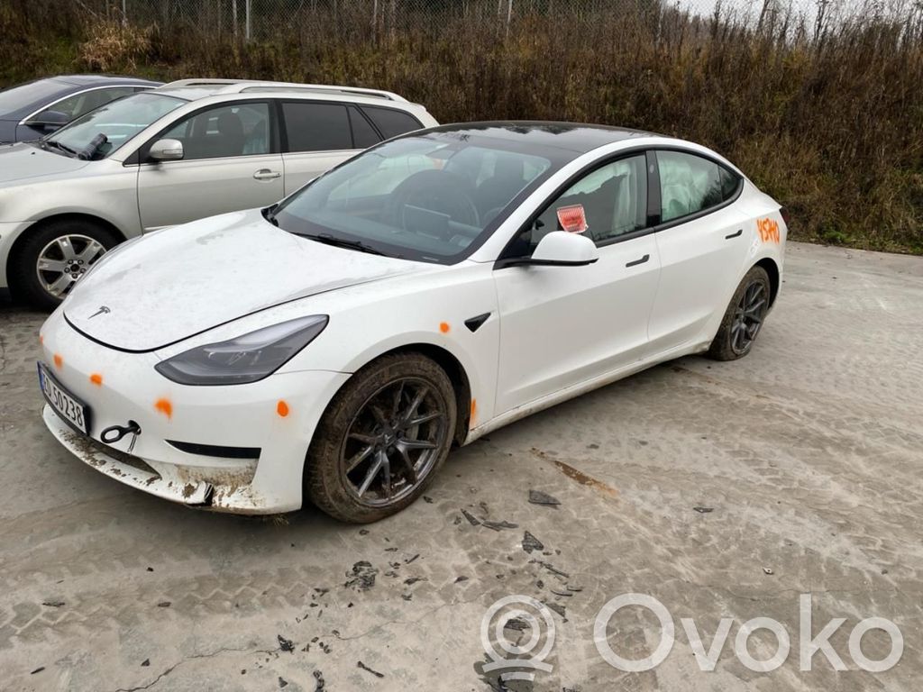 Model 3 Tesla Model 3  109594900E