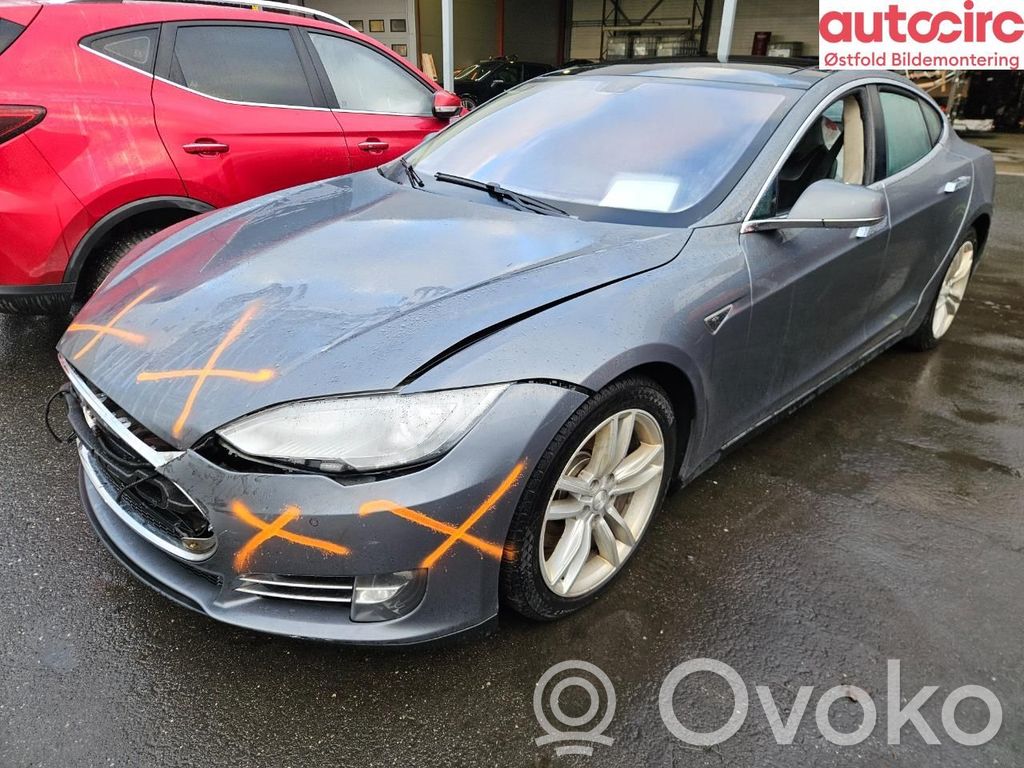 Model S Tesla Model S  600761400D