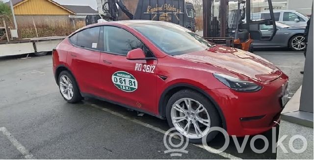 Model Y Tesla Model Y  158399103C