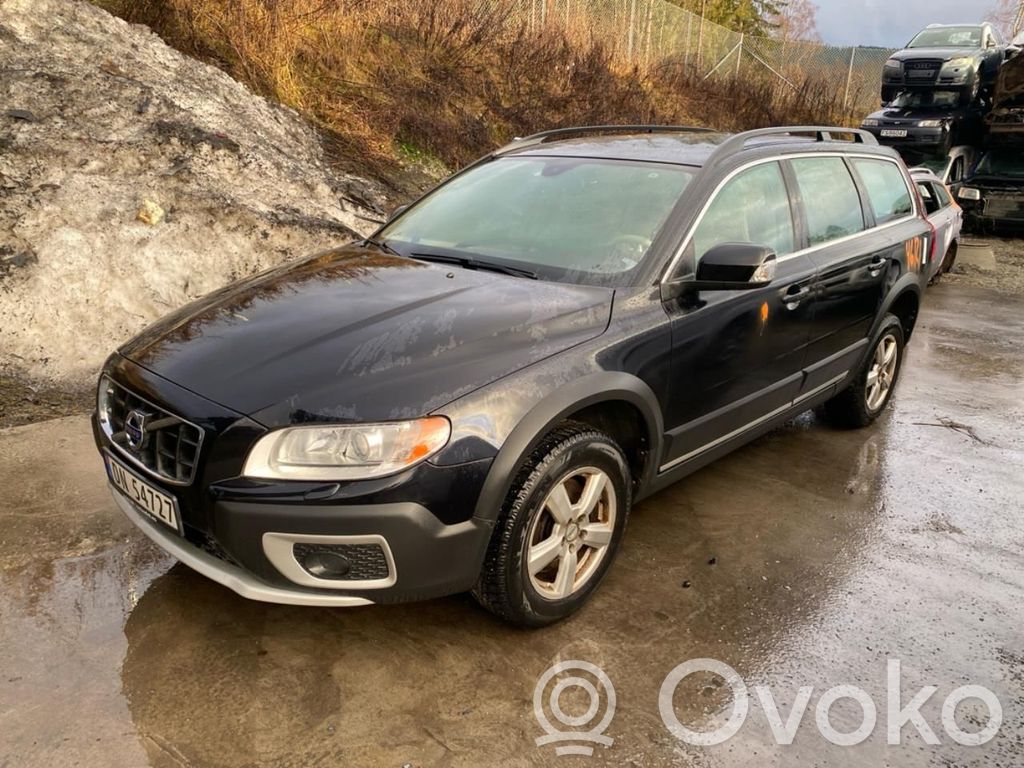XC70 XC70  36050945
