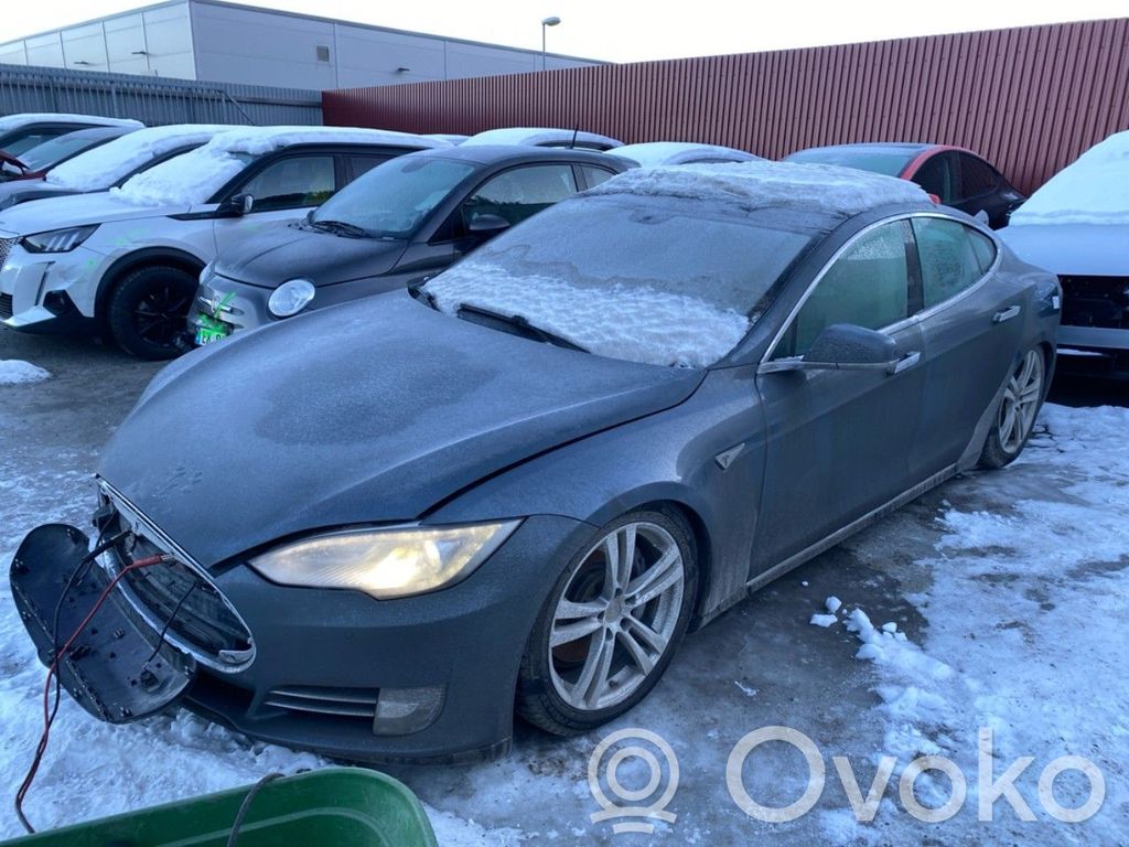 Model S Tesla Model S  600701200E