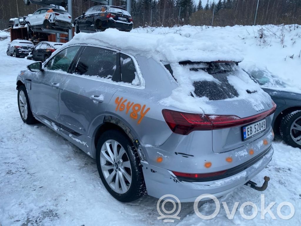 e-tron e-tron  4M0959795M