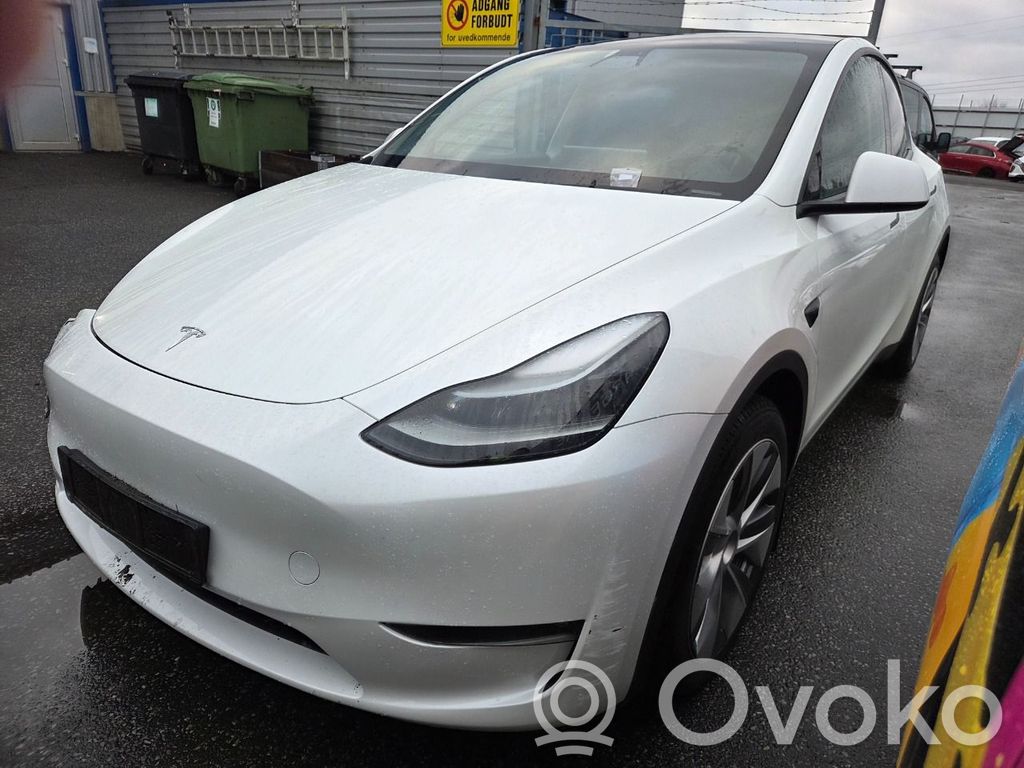 Model Y Tesla Model Y  158399103C