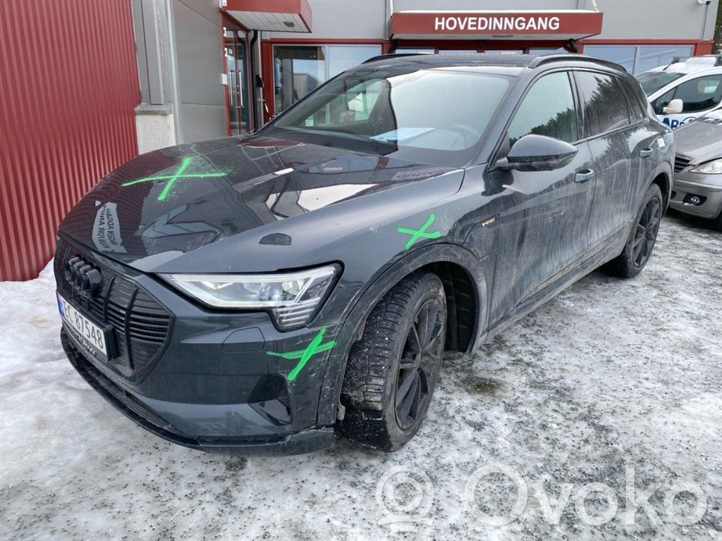 e-tron e-tron  4KE941781