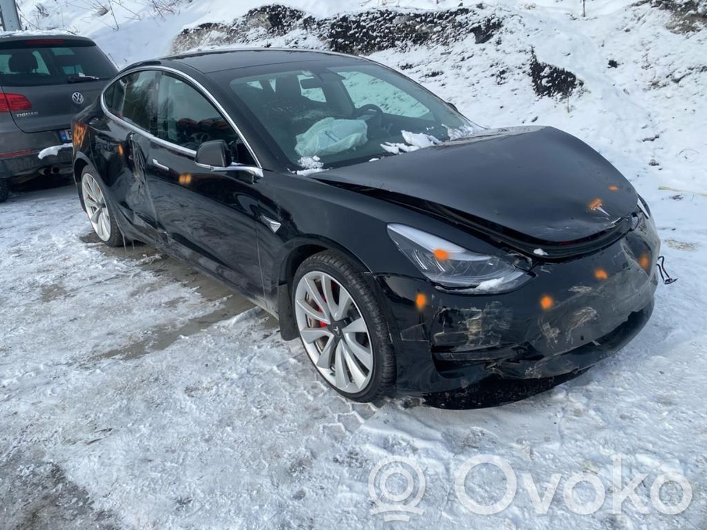 Model 3 Tesla Model 3  1081441E0C