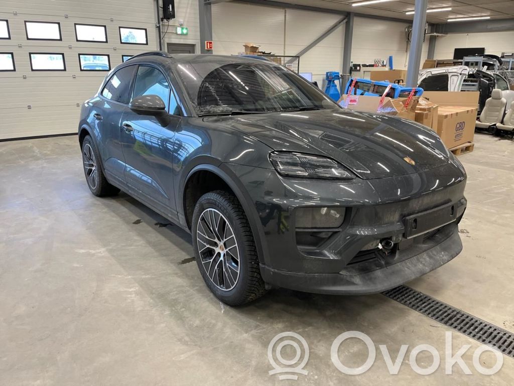 Macan (95B) Macan  PAC616005B