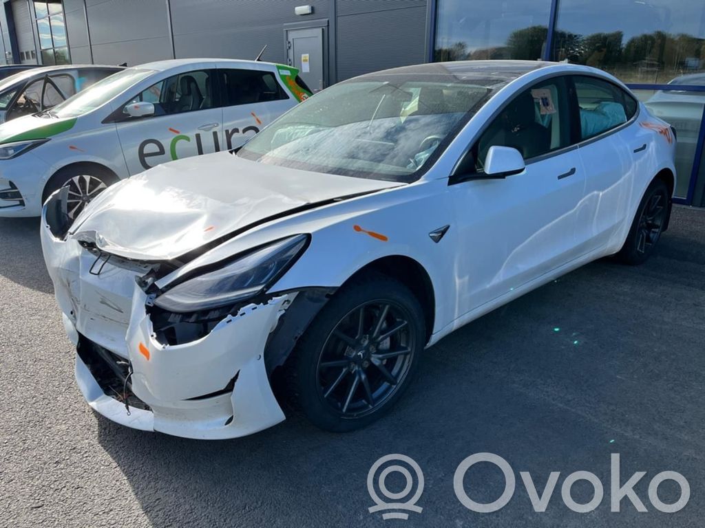 Model 3 Tesla Model 3  110864700D