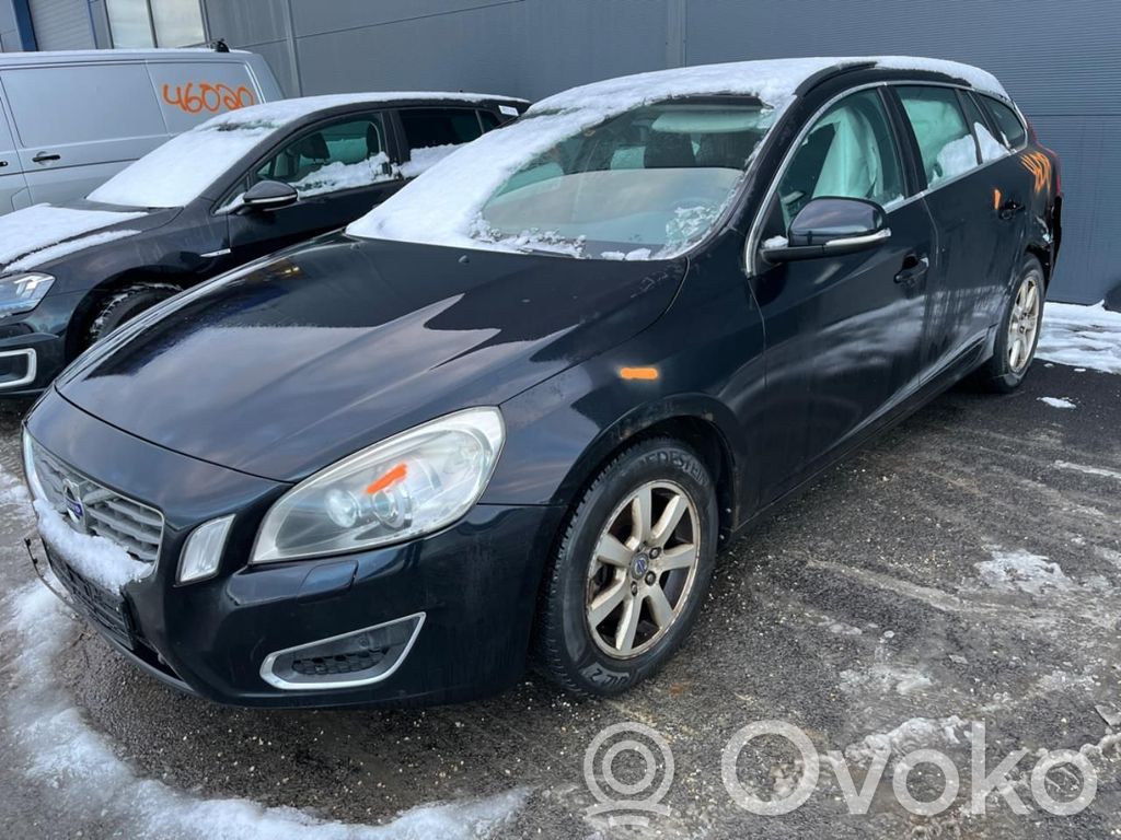 V60 V60, V60 Cross Country  D4162T