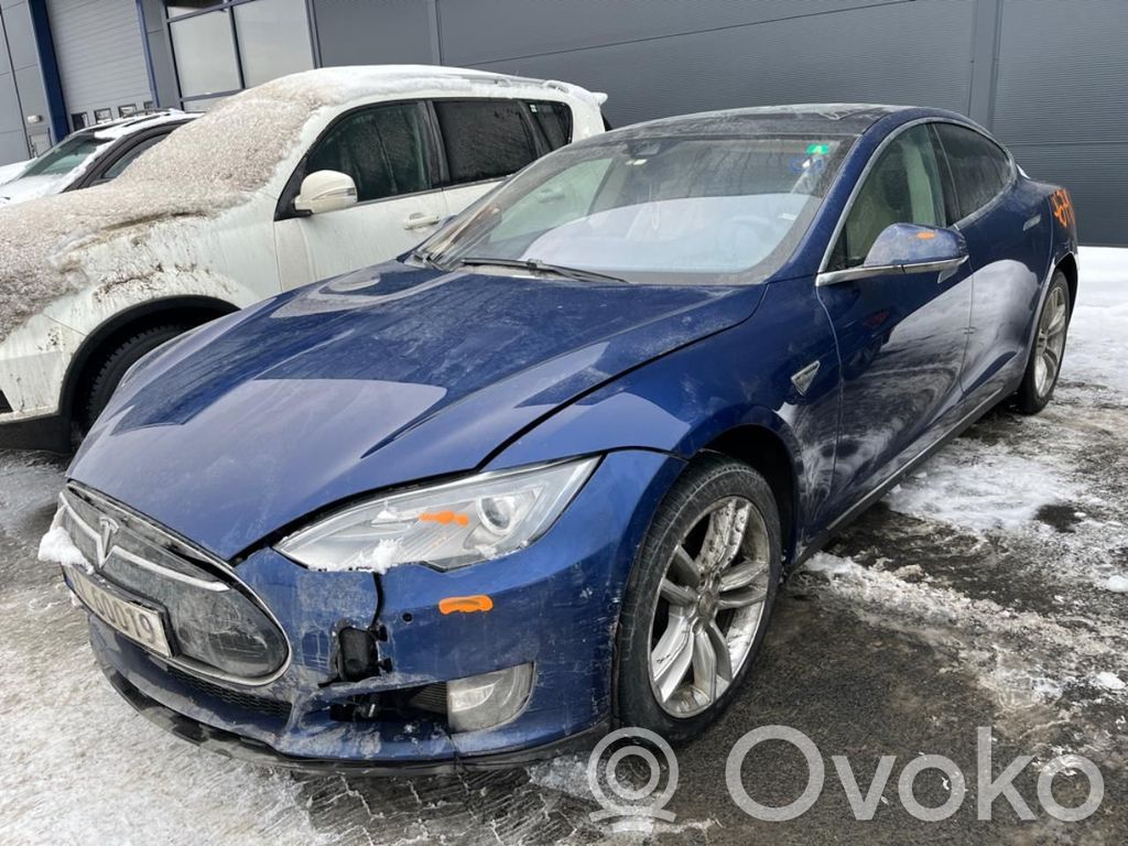 Model S Tesla Model S  106875100A