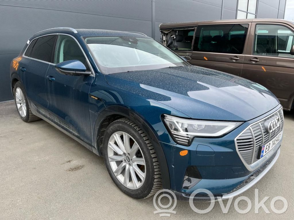 e-tron e-tron  4K0959851