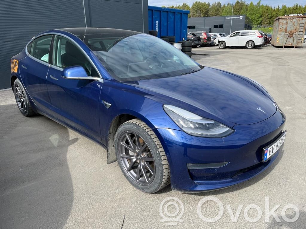 Model 3 Tesla Model 3  1081420E0C